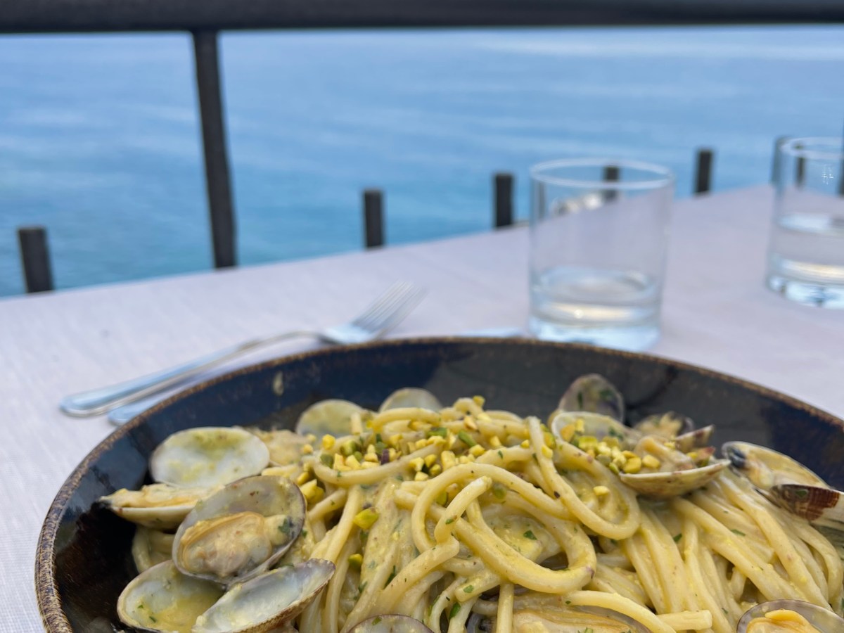 GASTROZAMYŠLENÍ: KONČÍ TURISTICKÁ SVOBODA TAM, KDE ZAČÍNÁ MÍSTNÍ&nbsp;KULTURA?